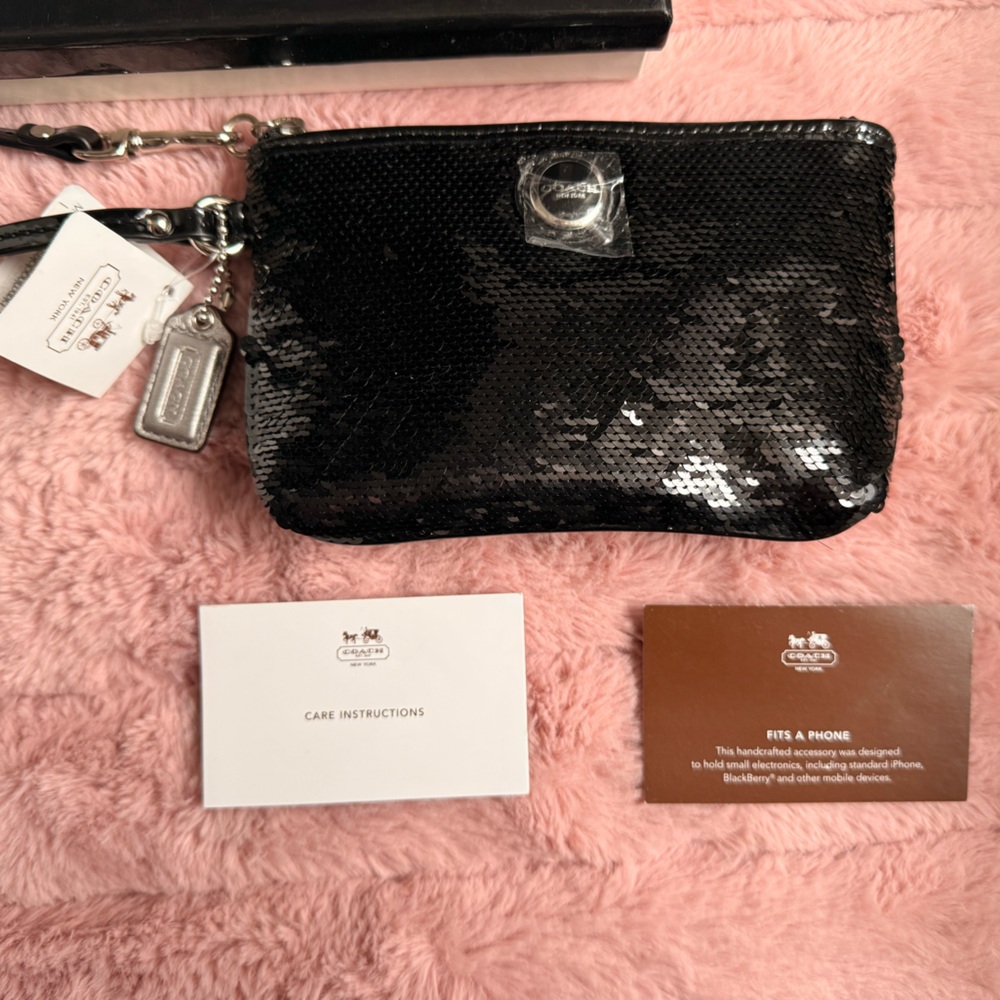 Coach Poppy Black Sequin Wristlet Clutch (NWT) with Box - Picture 3 of 10